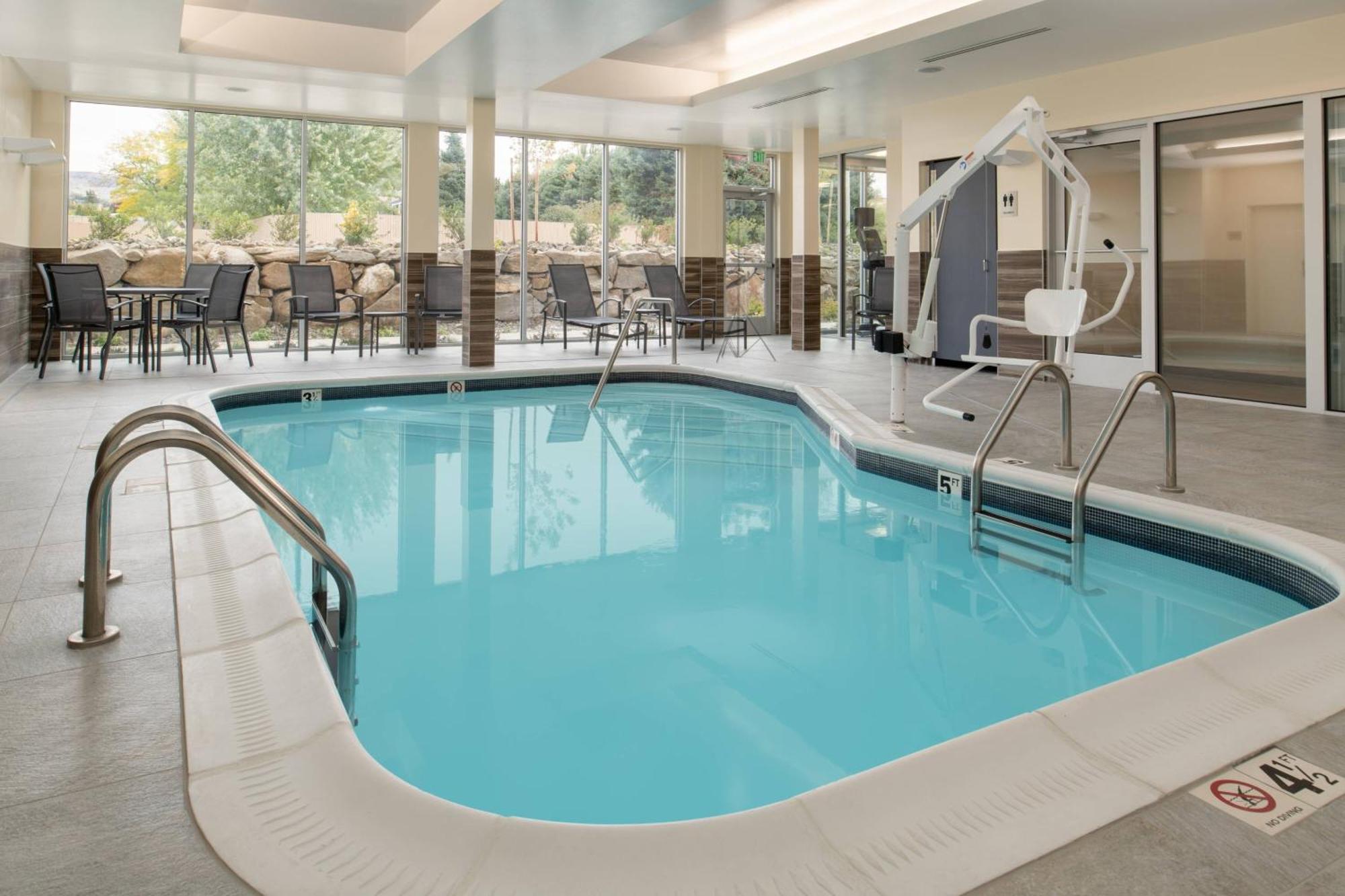 Fairfield Inn & Suites By Marriott Уеначи Екстериор снимка