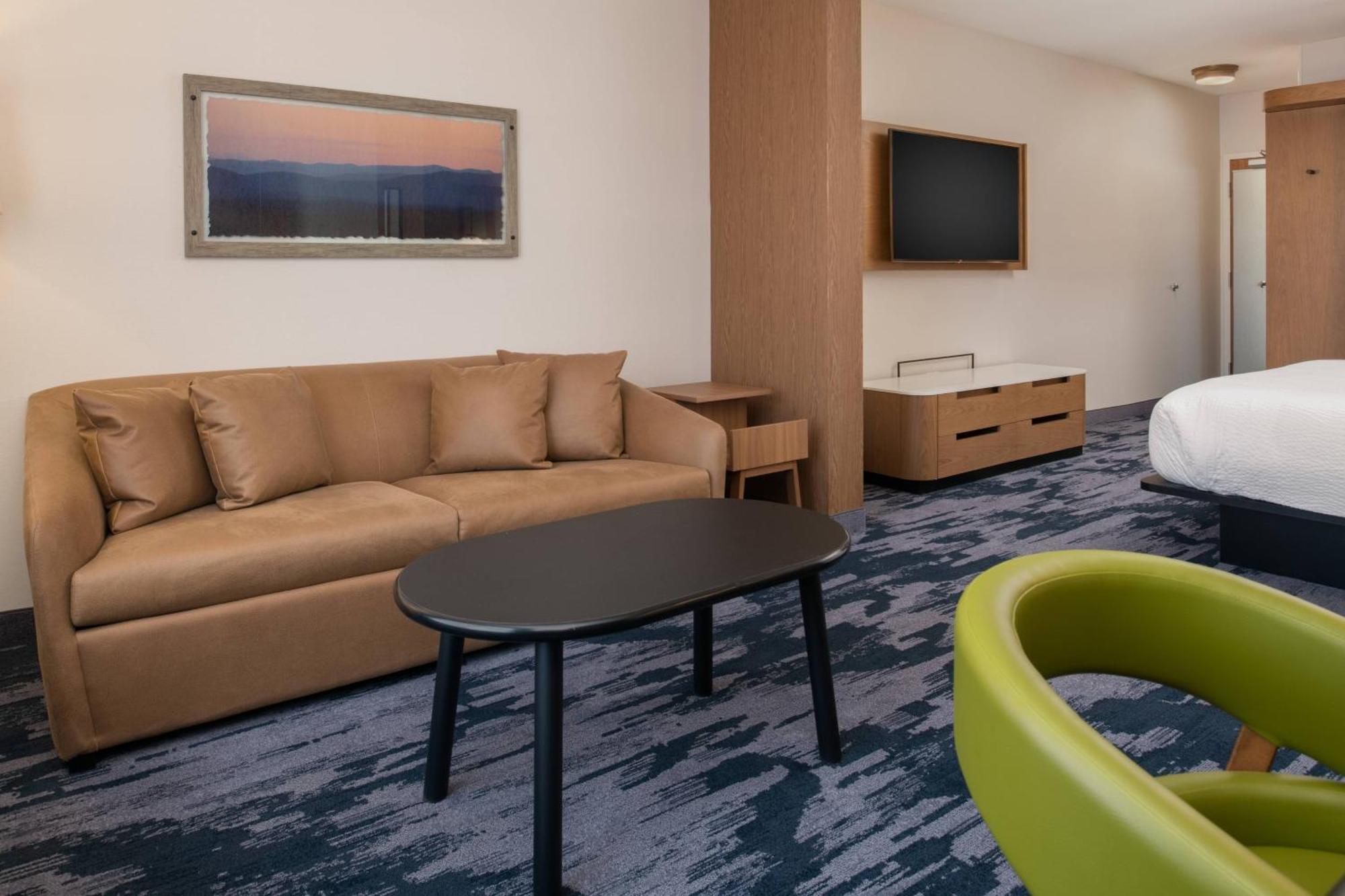 Fairfield Inn & Suites By Marriott Уеначи Екстериор снимка