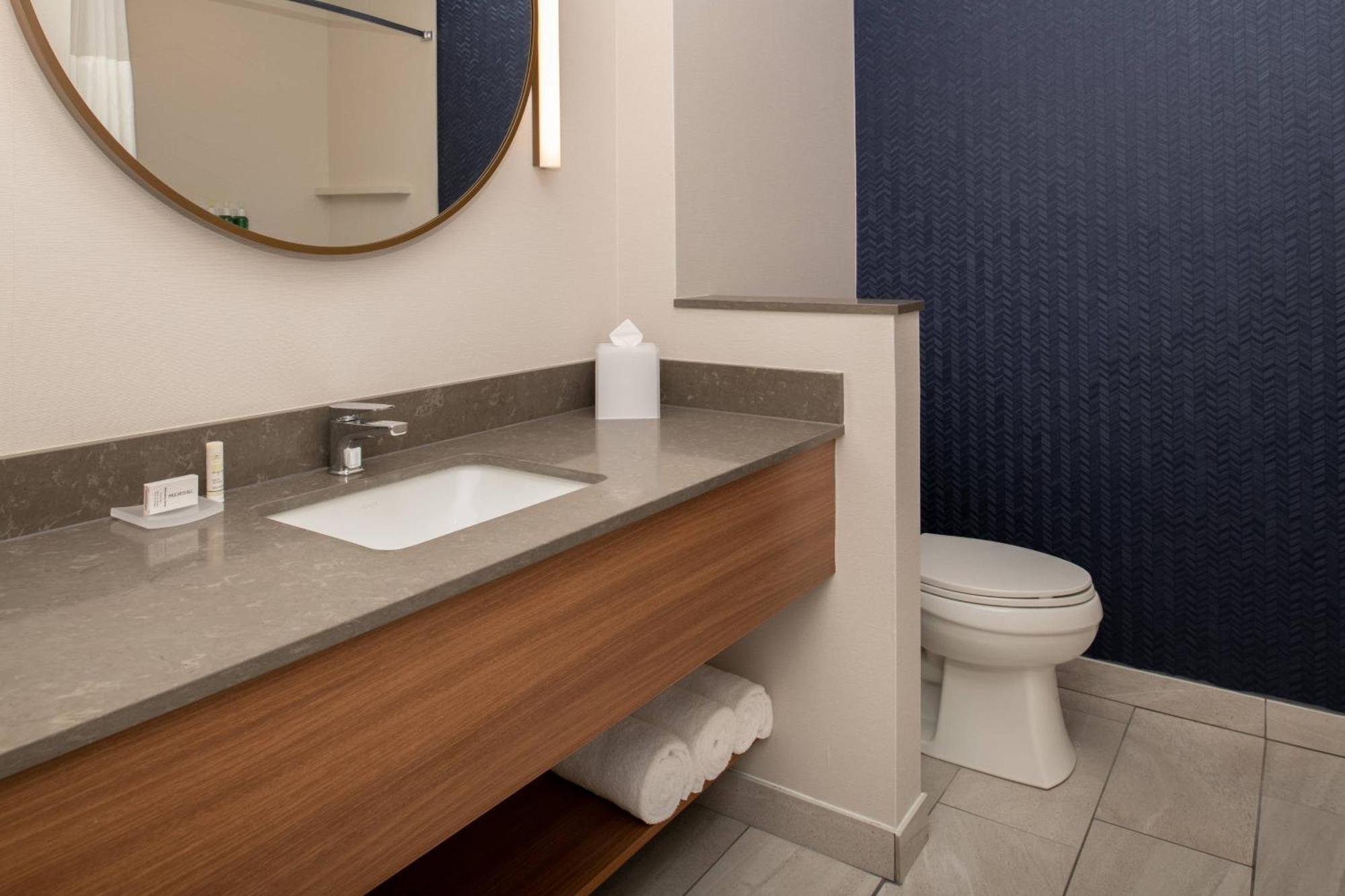 Fairfield Inn & Suites By Marriott Уеначи Екстериор снимка