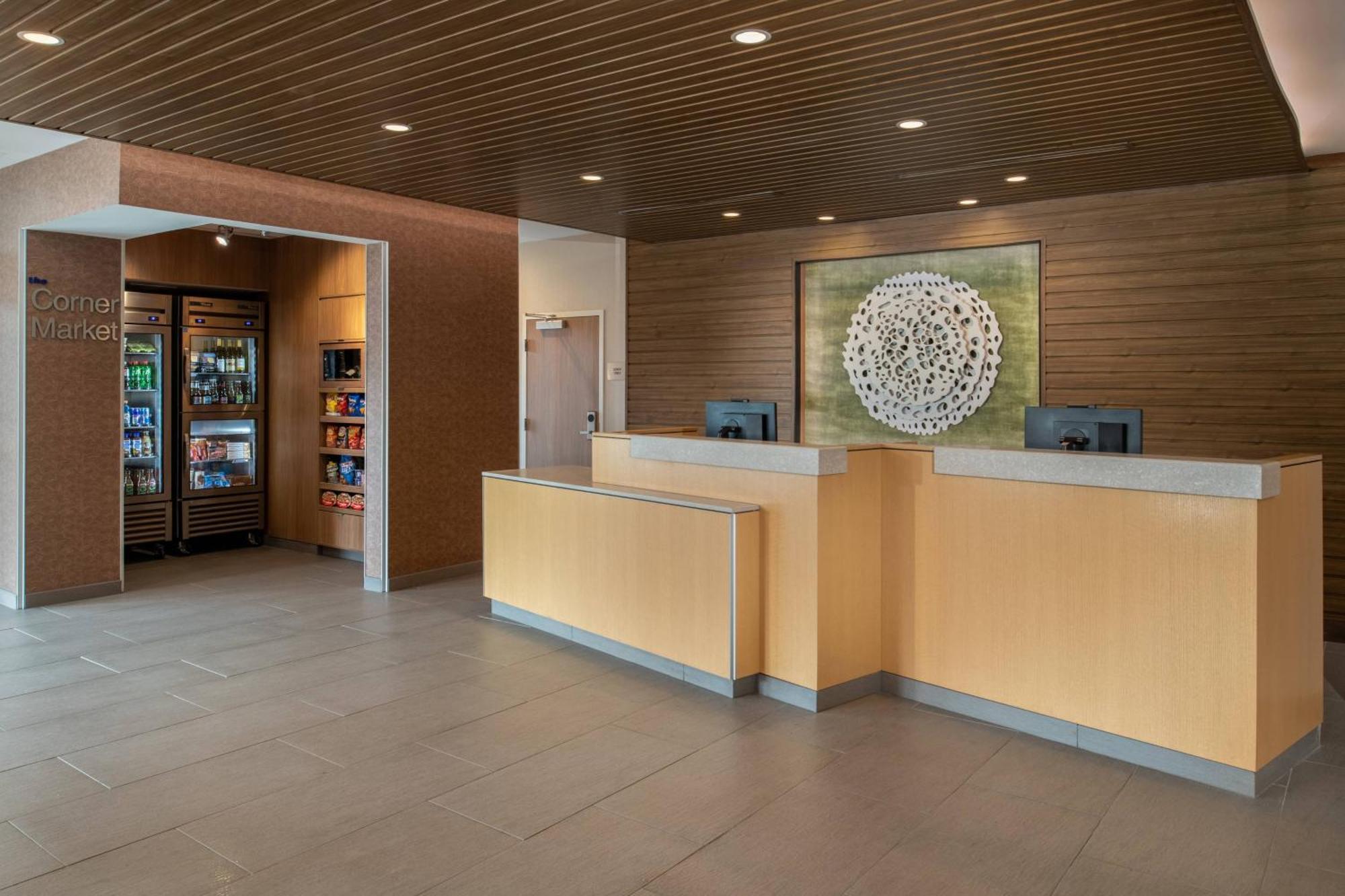 Fairfield Inn & Suites By Marriott Уеначи Екстериор снимка