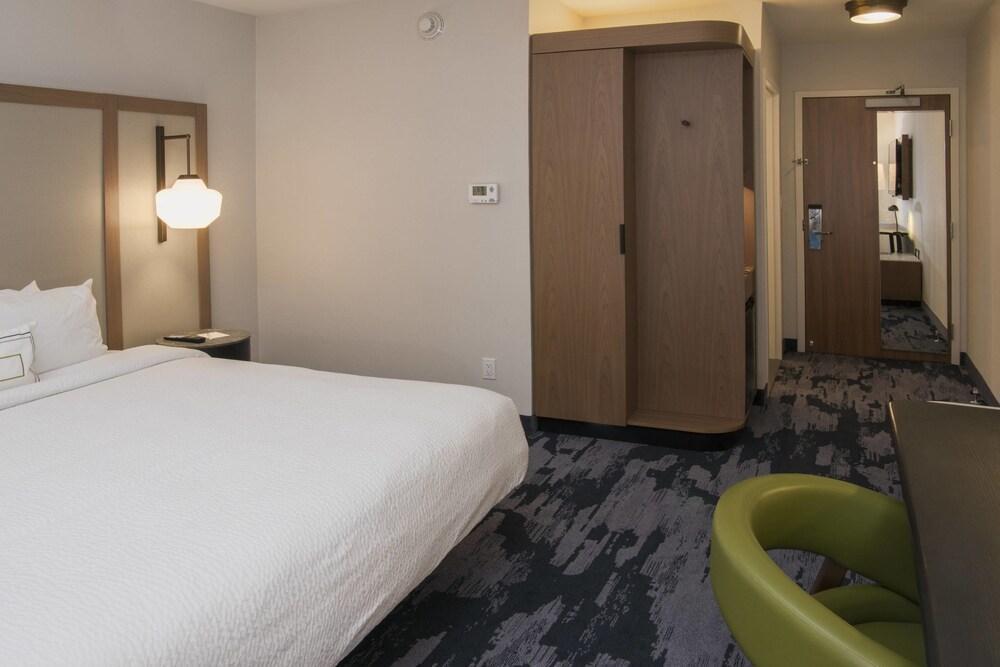 Fairfield Inn & Suites By Marriott Уеначи Екстериор снимка